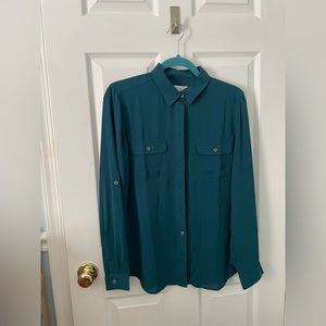 LOFT polyester button front blouse SIZE MEDIUM